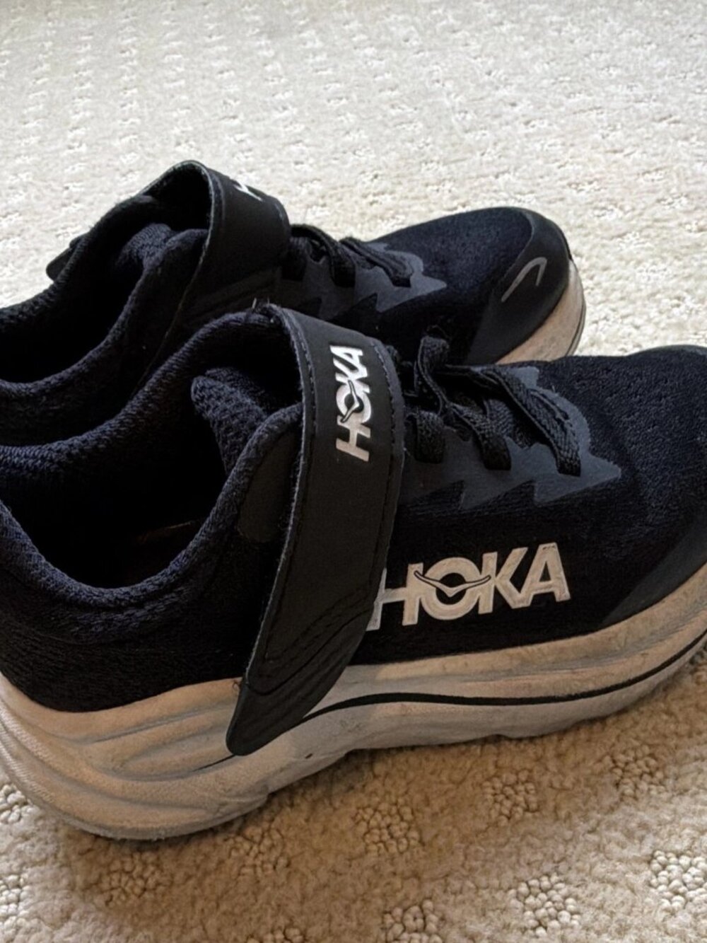 Hoka Clifton 10 Black Little Kids Size 11.5 Running Shoes